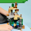 LEGO Minecraft 21587 Loch zombie (1).jpg