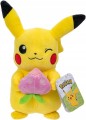 Pokemon Pikachu z jagodą maskotka pluszowa 20 cm (3).jpg
